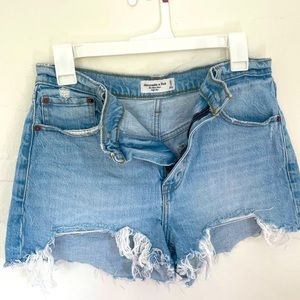 Abercrombie and Fitch the mom short high rise